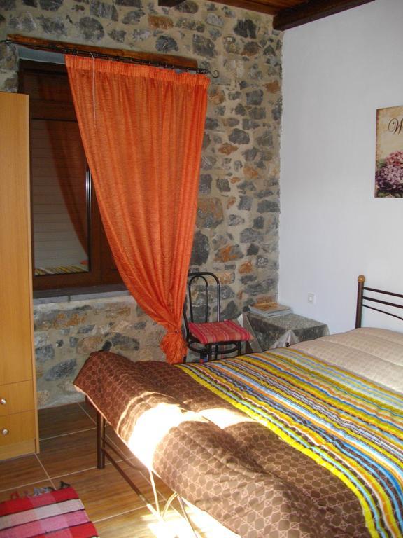 Ksenonas Chrusovitsi Hotel Khrisovitsion ภายนอก รูปภาพ